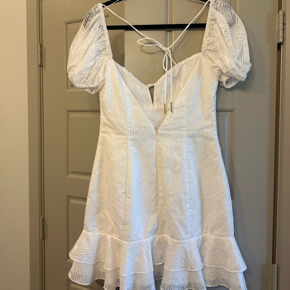 Significant other white graduation dress size 6 - Picture 3 of 3